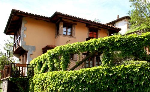 Viesnīcas āriene, Casa Rural La Riba in Sames