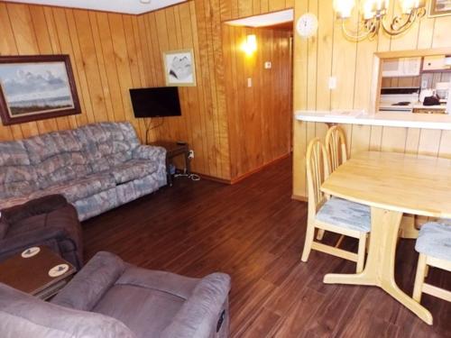 Driftwood Isle - main image