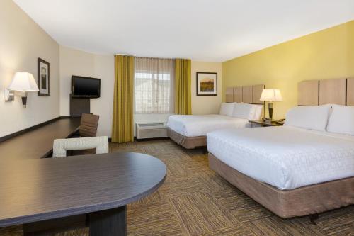 2 double beds