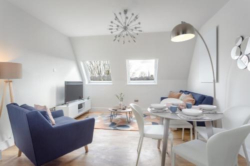 Stylish & Modern: Central Hitchin - with Parking - Apartment - Hitchin