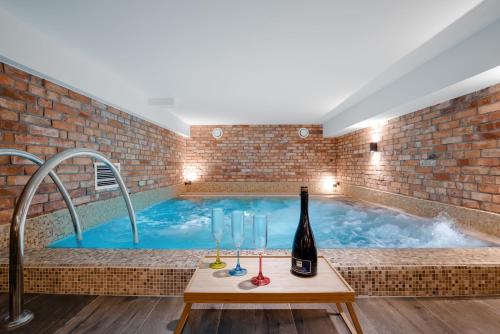 Karstais baseins, Plaża Hotel & Spa (Plaza Hotel & Spa) in Pojezierce