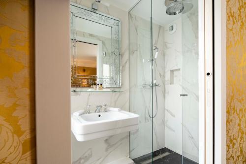 Odeon Hotel - image 11