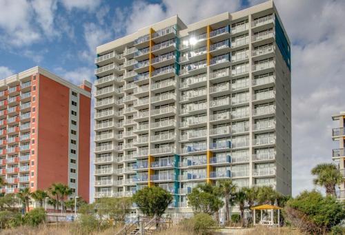 Hosteeva Atlantica Towers Condo w Balcony - image 8