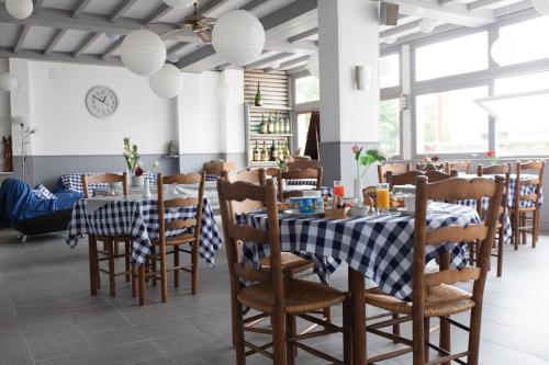 Le Pavillon Bleu Hotel Restaurant photo 22