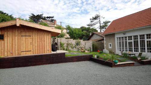 Lovely renovated cottage 150m from the beach
