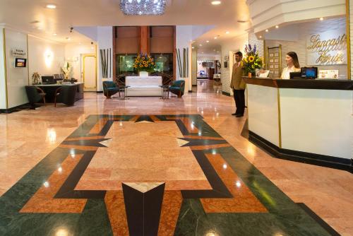 Lobby, Lancaster House Suites Hotel in Bogotá