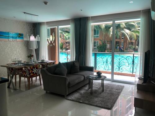 パタヤ Atlantis Condo Resort Jomtien TLH 4つ星 ゲストハウス 外観