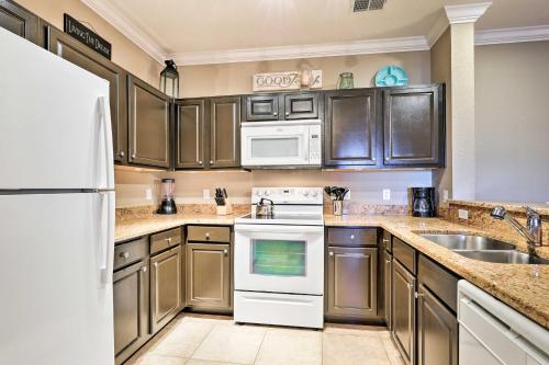 Resort Condo with Pool and BBQ - 11 Mi to Disney! - image 3