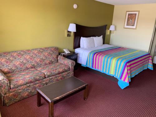 Western Motel - Prentiss - image 8