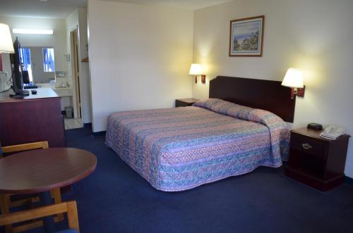 American Inn and Suites White Hall