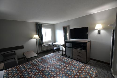 Countryside Inn & Suites Omaha East-Council Bluffs IA