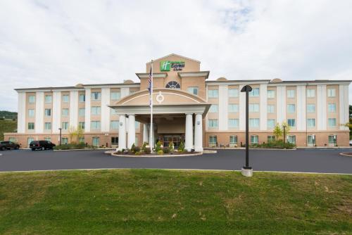 Holiday Inn Express and Suites Dickson City, an IHG hotel - Hotel - Dickson City