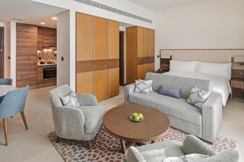 Staybridge Suites Dubai Al-Maktoum Airport by IHG, Dubaj (fotografie 4)
