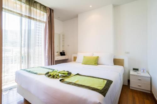 Ultramarine Patong by Favstay Ultramarine Patong by Favstay