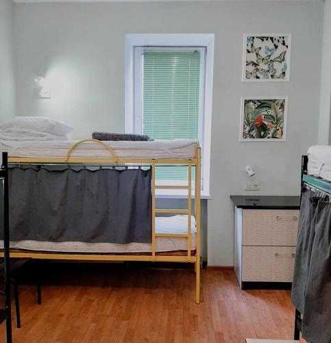 1 bunk bed
