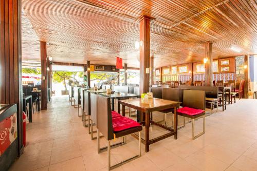 Koh Samet TomPizza Resort 2-Star Hotel restaurant