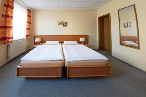 Pension Heinrich Heine 1.9km von Elbe entfernt