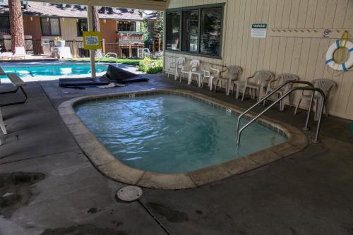 Discovery 4 #104 Condo - main image