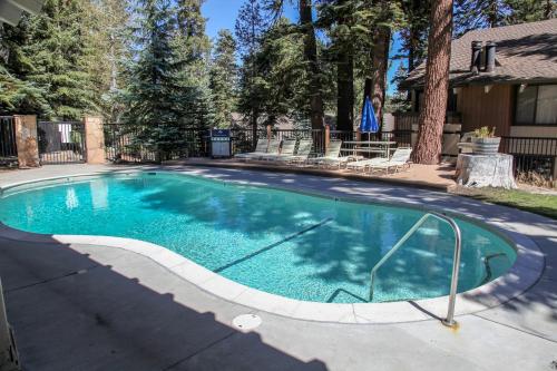 Discovery 4 #104 Condo - image 2