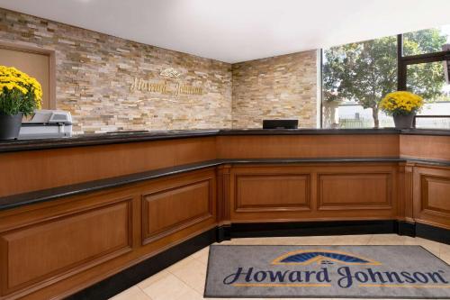 Howard Johnson Plaza by Wyndham Windsor