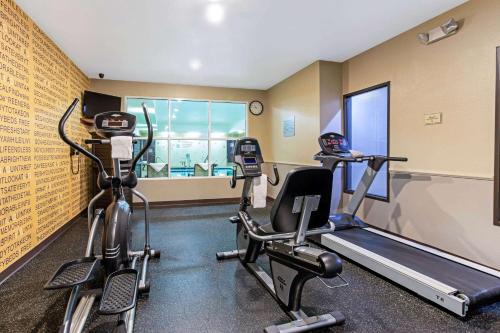 La Quinta by Wyndham Denver Gateway Park - image 7