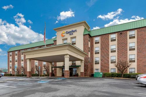 Comfort Inn Aikens Center - Accommodation - Martinsburg