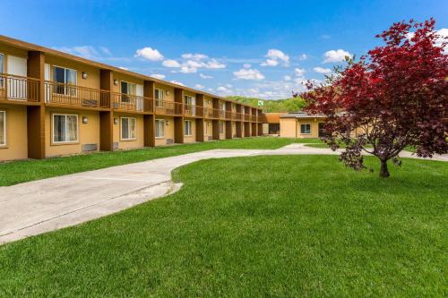 Pocono Inn & Banquet - Stroudsburg in Delaware Water Gap, USA