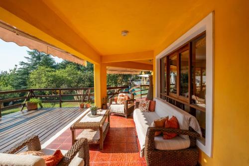 Lobby, LAS PRINCESAS Cabanas frente al rio in Los Reartes