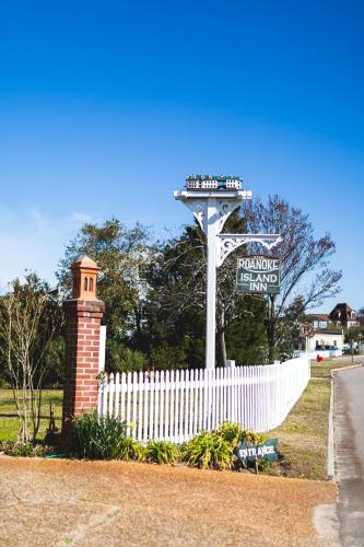 Roanoke Island Inn