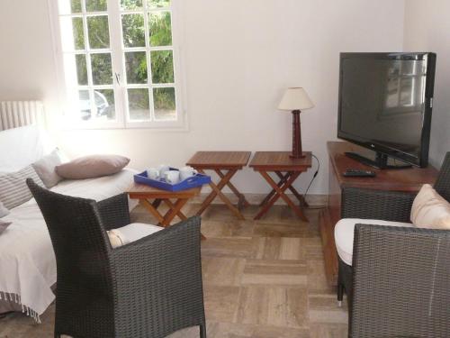 La Maison du Phare maison à Riantec bord de mer jardin - image 7