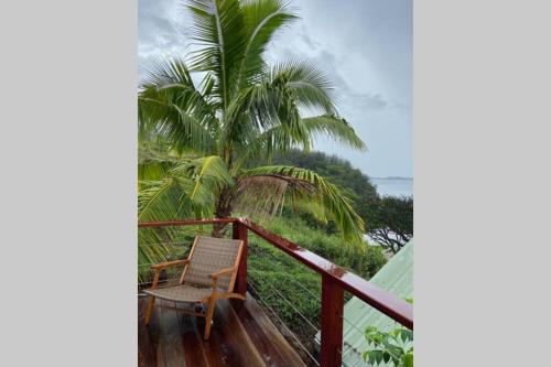 Private Oceanfront Fijian Villa Sleeps 8 in Malolo Sziget