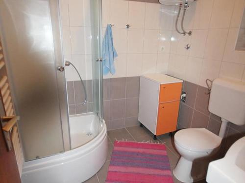 Comfortable apartment close to the beach - image 8