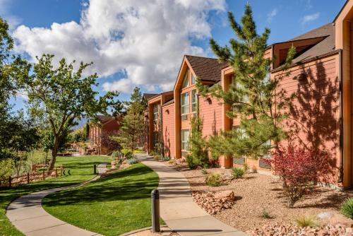 Holiday Inn Express Springdale - Zion National Park Area, an IHG Hotel