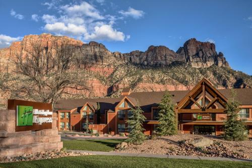 Holiday Inn Express Springdale - Zion National Park Area, an IHG Hotel