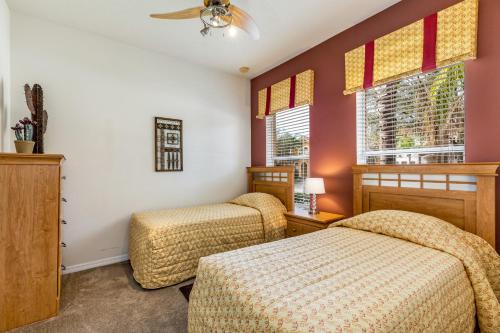 Elderberry Villa- 4 bedroom family vacation home with a game room and private pool & spa - image 5