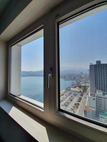 World State Hotel Sokcho                                                                         near Sokcho Jungang Market