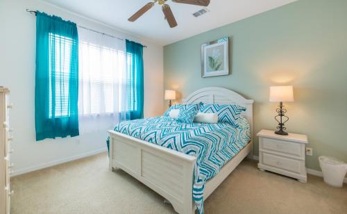 Disney Retreat- 5 bedroom vacation home with 3 seperate living areas a private pool and spa and game room - image 9