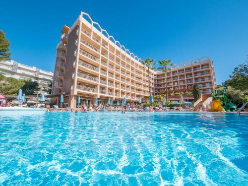  Golden Avenida Family Suites 4, Salou