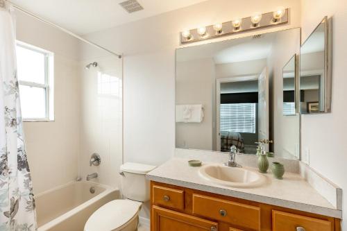 Tiger Lilly- 6 bedroom vacation home in the Disney area with a private pool and hot tub with a spacious patio - image 4