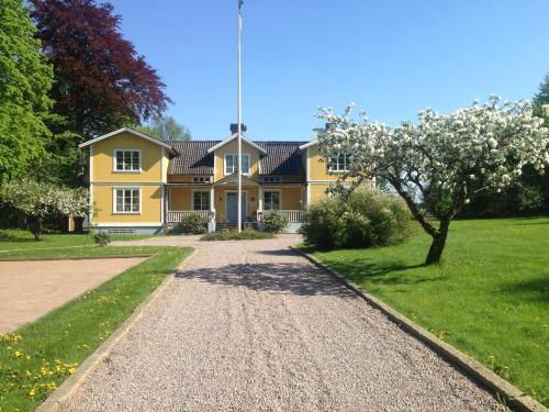 B&B Axvall - Fredriksons Vilt, Vin & Pensionat - Bed and Breakfast Axvall