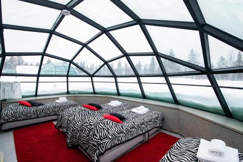 Kakslauttanen Arctic Resort - Igloos and Chalets - image 8
