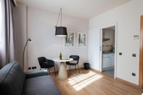 Aparthotel Atenea Barcelona - image 5