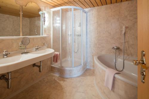 Hotel Continental - image 11