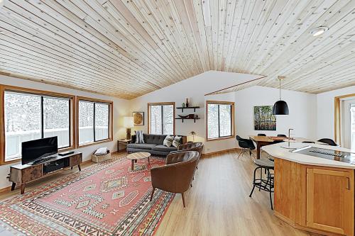 New Listing! Quiet Home with Hot Tub & SHARC Passes home - image 8
