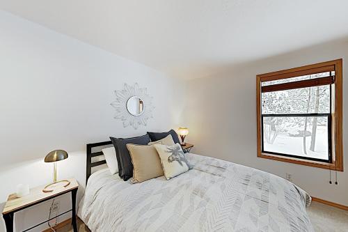 New Listing! Quiet Home with Hot Tub & SHARC Passes home - image 9