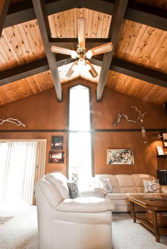 Tahoe City Condo - Walk to Beach and 9 Miles to Ski! - main image