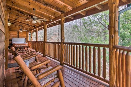 Smoky Mountain Cabin about 5 Mi to Pigeon Forge in Sevierville, USA