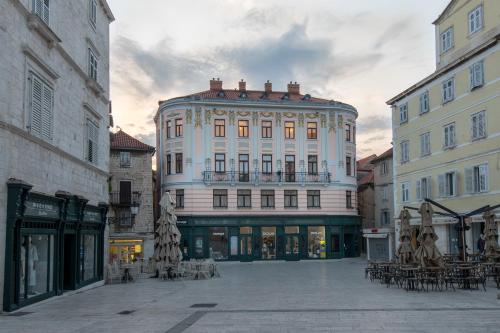 Central Square Heritage Hotel - Hôtel - Split
