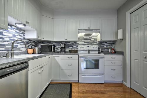 Pinehurst Condo about 2 Miles to Downtown and Resort! in 派恩赫斯特