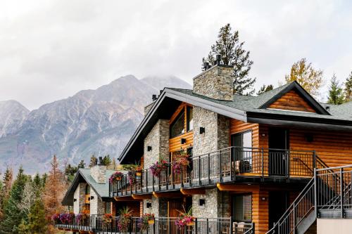 Pyramid Lake Resort